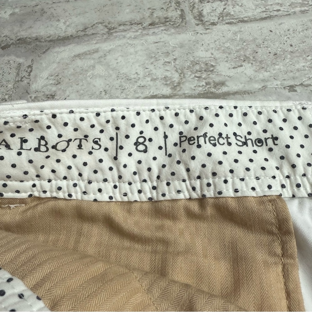 Talbots Perfect Shorts Bermuda White Size 8 EUC - Picture 9 of 11